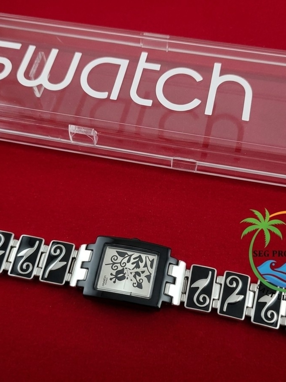 New Rare 87' Swatch Black and Silver Women's Bracelet Watch